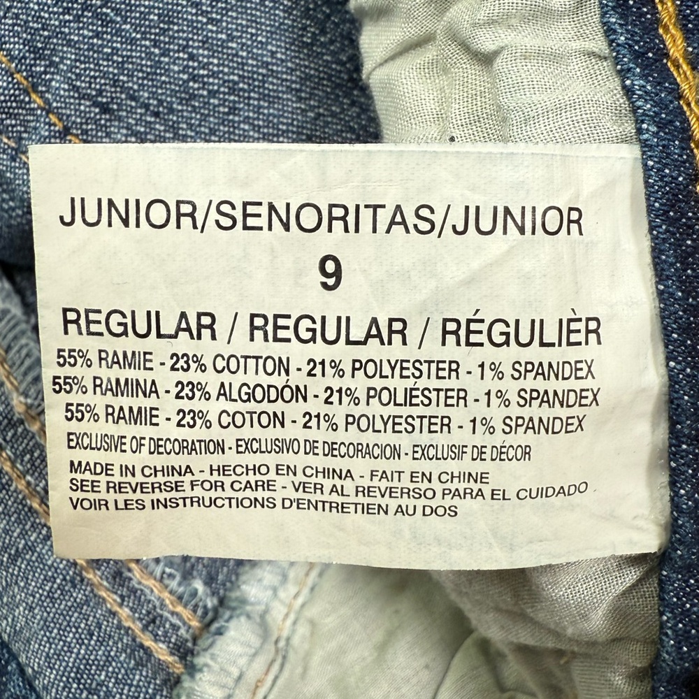 L.E.I. Ashley Low-Rise Distressed Star Patch Jean Shorts Juniors Size 9 - Picture 4 of 8